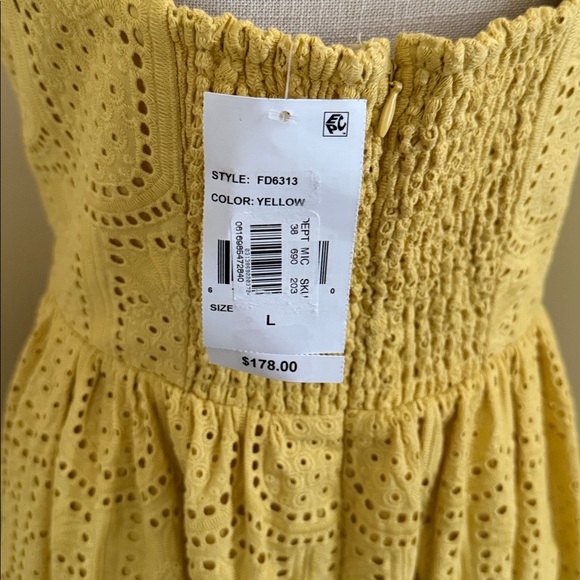 ADELYN RAE Elegant Yellow Lace Midi Dress - Picture 12 of 13